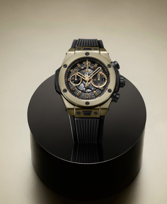 Hublot BIG BANG series 421.MX.1130.RX Replica watch: the perfect fusion of fashion and sports