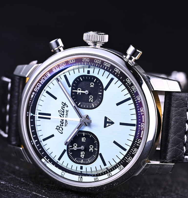 Replica of Breitling’s new TOP TIME Triumph watch – an exquisite reproduction of the classic